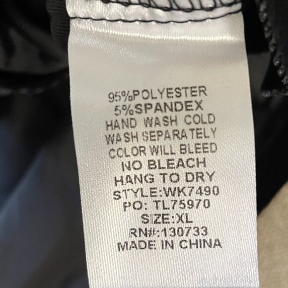 NWT Umgee+  Black Velvet Embroidered Short Sleeve Rounded Neck Pullover Top - Picture 8 of 9